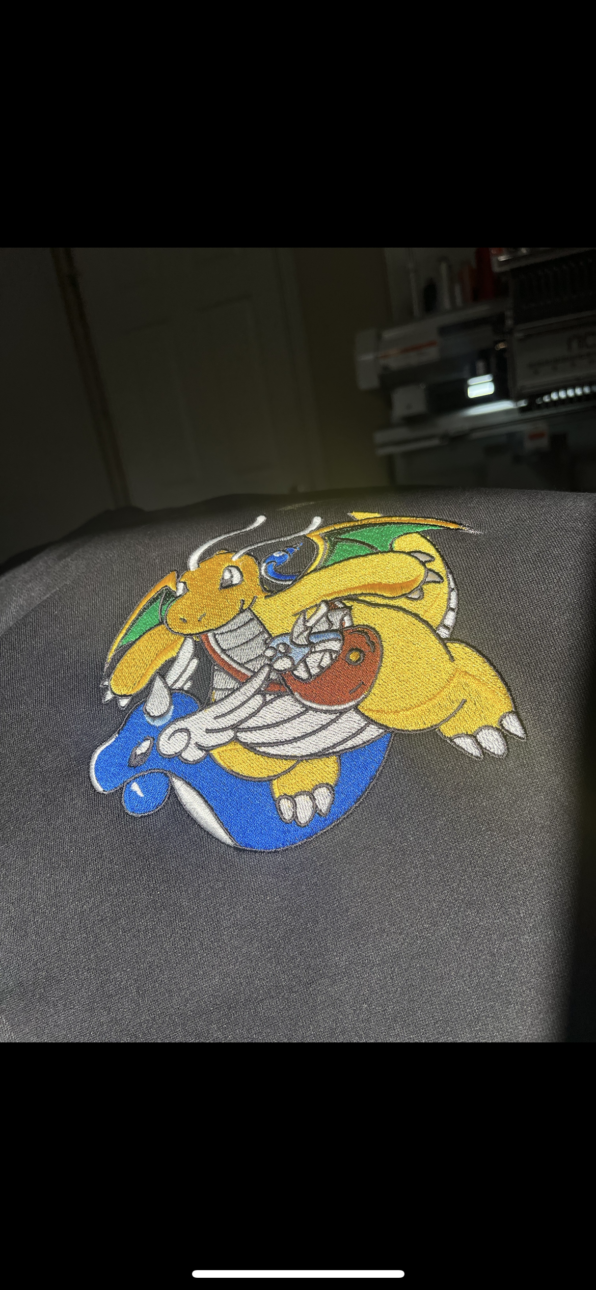 dragonite (Pokemon Hoodie)